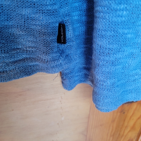 WOMEN'S VOLCOM HOODED SWEATER - Picture 3 of 4